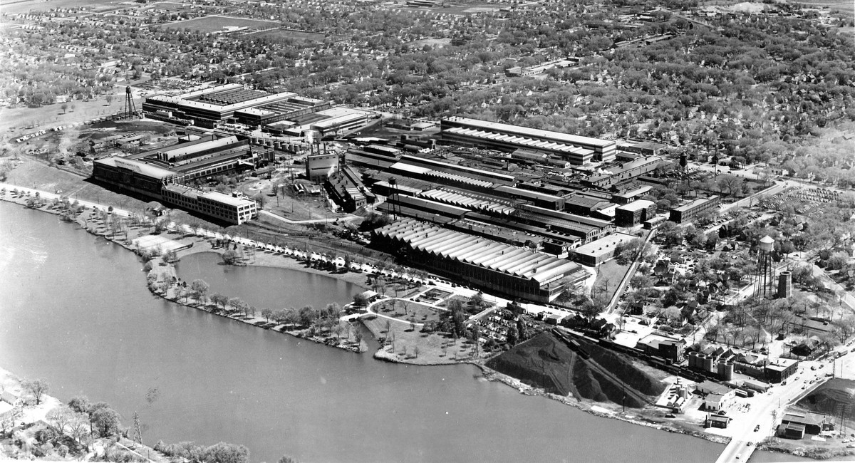 Fairbanks Morse and lagoon -circa 1940s.jpg